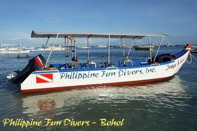 bohol-fun-divers-boat
