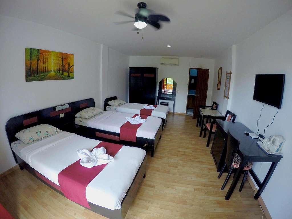 Reasonable Rates At The Harmony Hotel Panglao, Bohol, Philippines 002