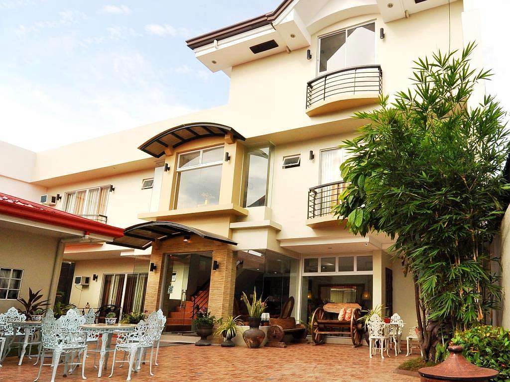 Stay At The Harbour Gardens Tourist Inn Bohol And Get More Out Of Your Money! 003